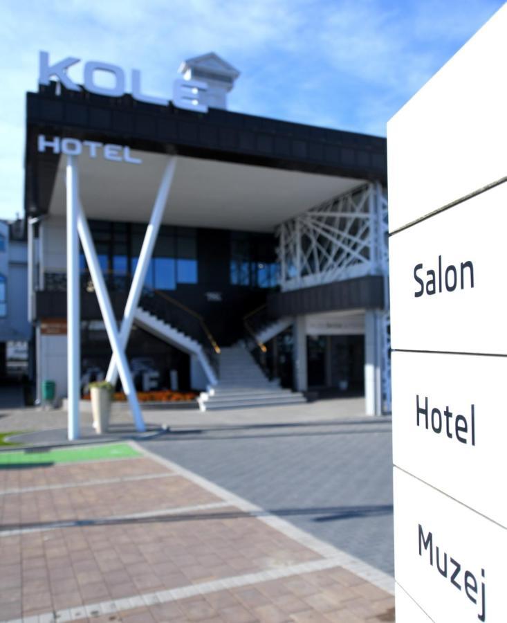 Hotel Kole Čačak Buitenkant foto