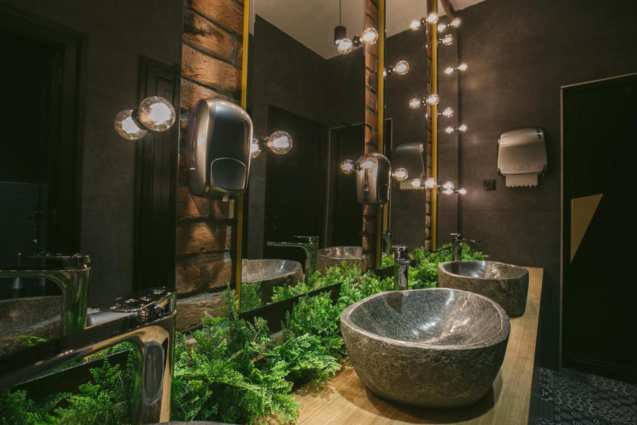 Hotel Kole Čačak Buitenkant foto