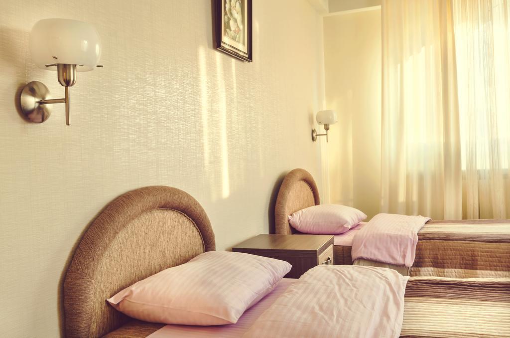 Hotel Kole Čačak Kamer foto